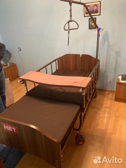 Кровать для лежачих больных elektro MET rent