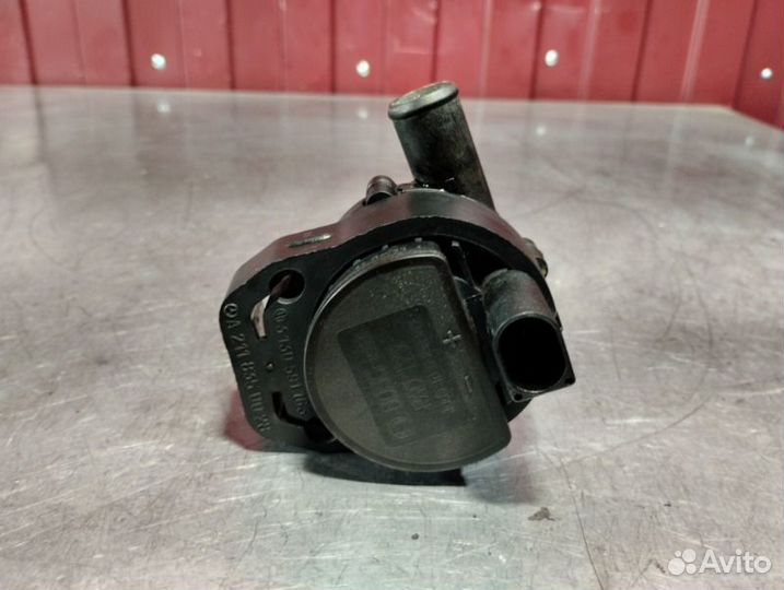 Насос антифриза дополнительный Mercedes C-Class