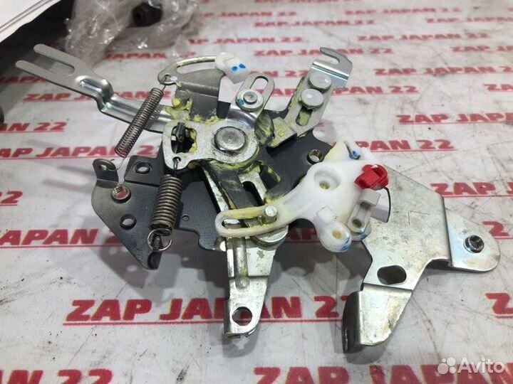 Механизм сдвижной двери задний левый Toyota Town