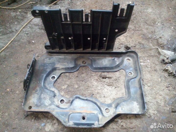 Площадка под аккумулятор Opel Vectra B 1995-1999