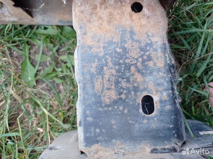 Усилитель бампера Ford focus 2