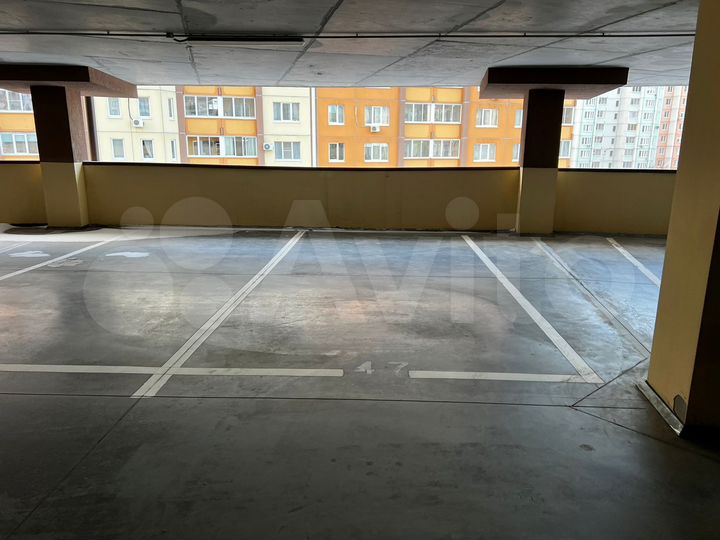 Машиноместо, 14 м²