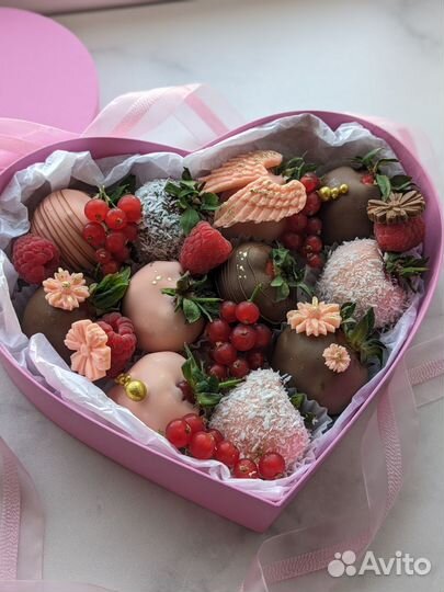Клубника в шоколаде, бана, вишня, букеты доставка
