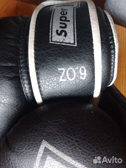 Боксерские перчатки