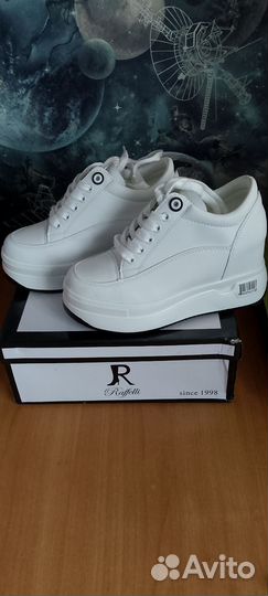 Сникерсы женские 39