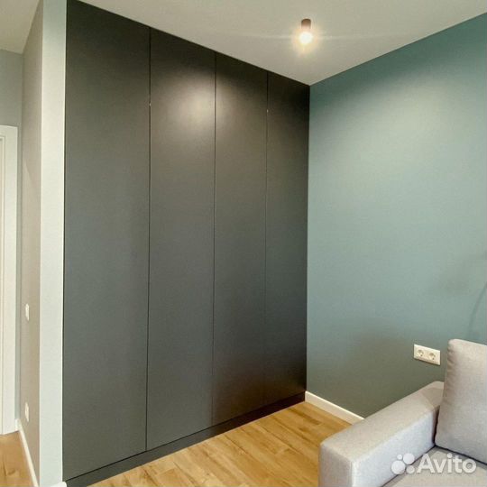 Угловой шкаф