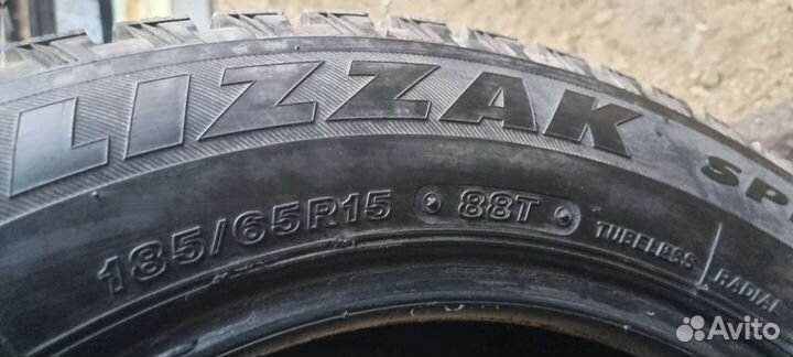 Bridgestone Blizzak Spike-01 185/65 R15 88T