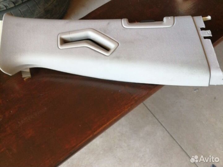 Накладка центральной стойки на Volvo XC70, S80 2