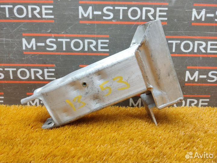 Кронштейн усилителя бампера передний левый Bmw X3