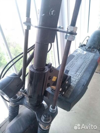 Крепление для усиления стойки руля Kugoo M4/M4 pro