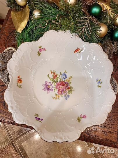 Фарфоровое блюдо
