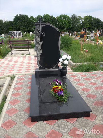 Памятники Плитка