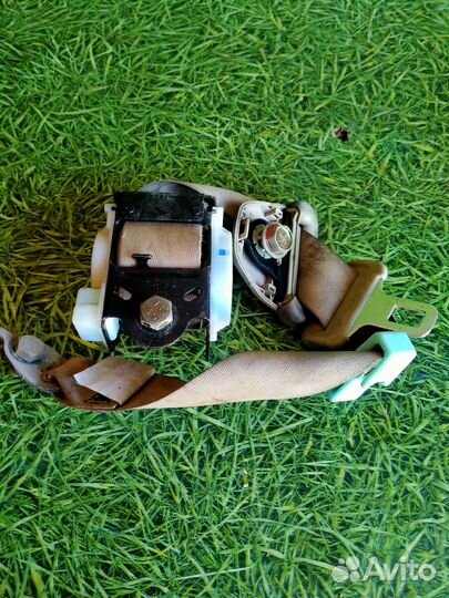 Ремень безопасности задний левый Мазда MPV 2005г