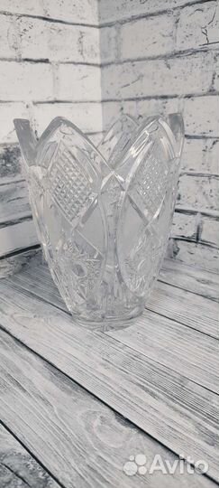 Хрустальная ваза