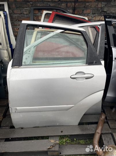 Задняя дверь форд фокус 1