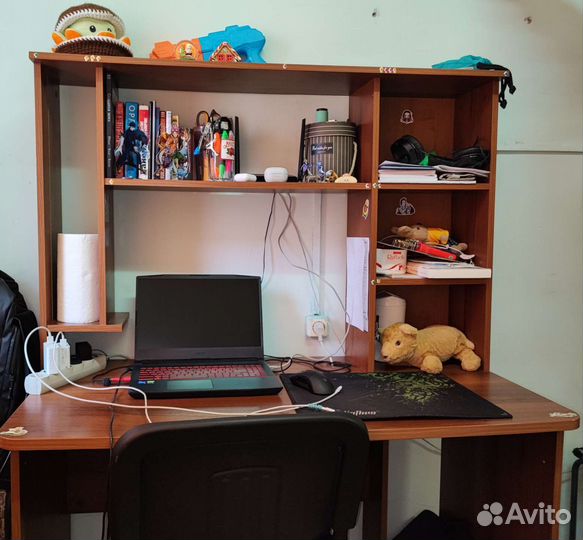 Компьютерный стол и стул