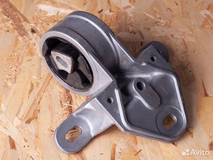 Опора двигателя передняя Dodge caravan 2001 - 07