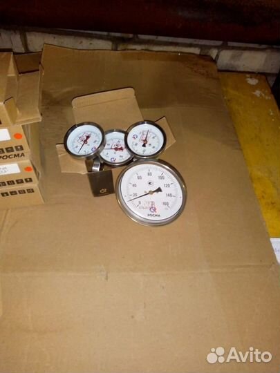 Манометры давления биметаллические термометры