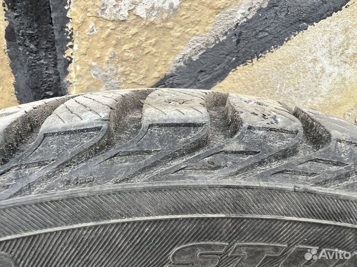 Yokohama Ice Guard Stud IG55 235/45 R17 97T