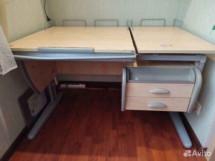 Растущая парта и стул для ребенка