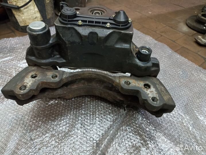 Суппорт тормозной левый DAF XF95