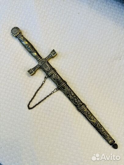 Сувенир из бронзы