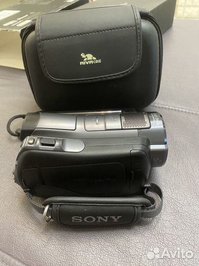 Видеокамера Sony HDR-SR12E