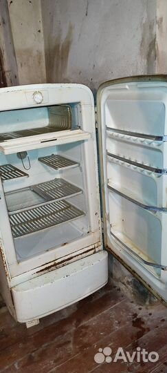 Ретро холодильник
