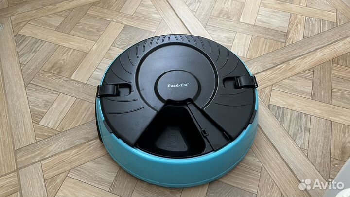 Автоматическая кормушка для кошек 