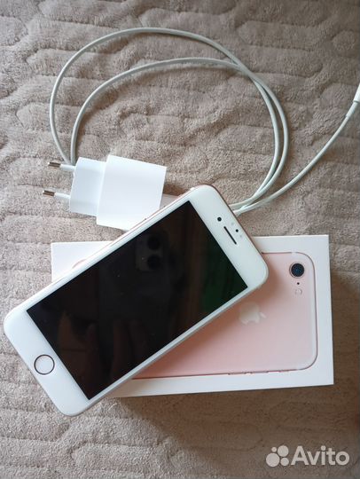 Телефон iPhone 7