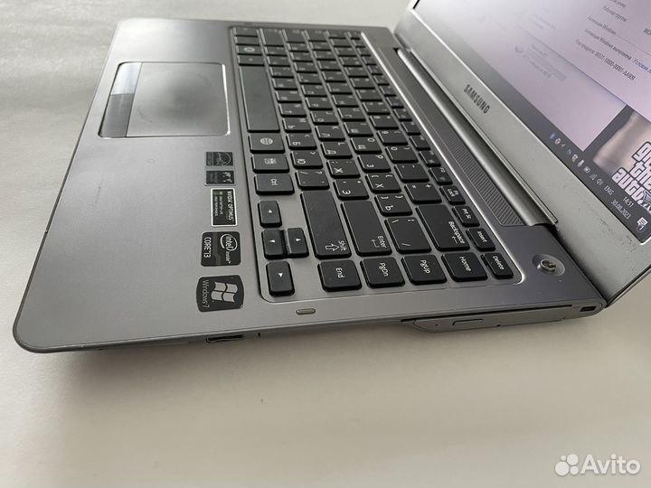 Игровой ноутбук Samsung i3/8gb/2видеокарты/SSD+HDD
