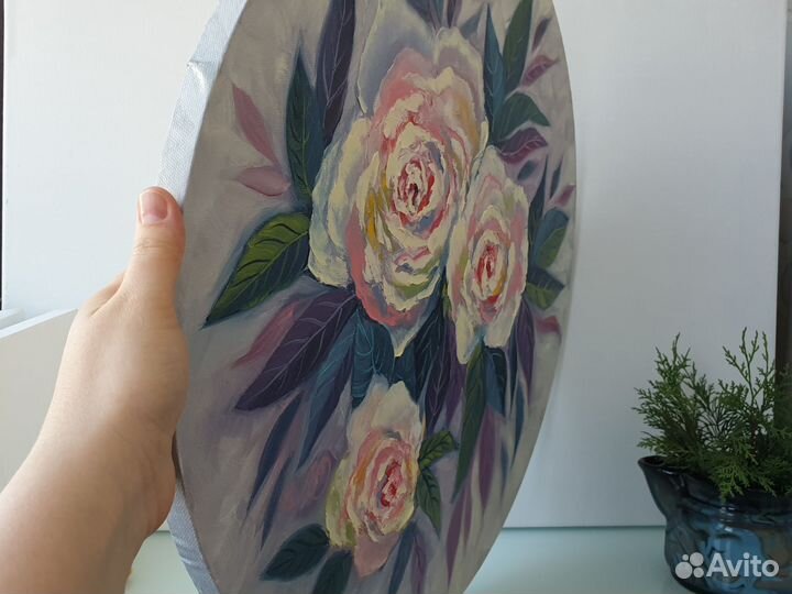 Картина с розами на круглом холсте 50см масло