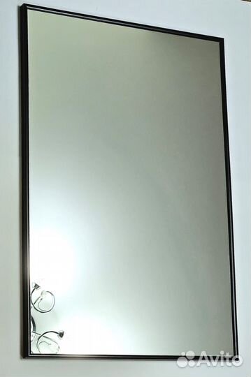 Зеркало в алюминиевой раме