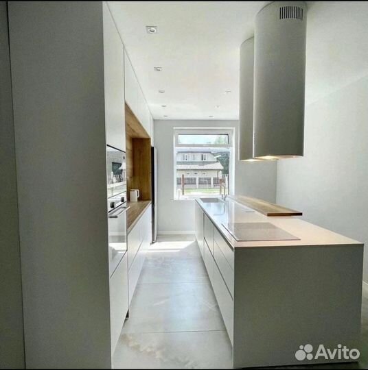 Островная кухня до потолка под зака и в рассрочку