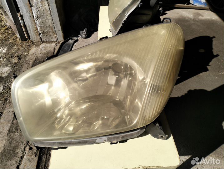 Фары на toyota Rav 4