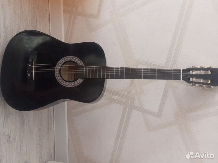 Акустическая гитара