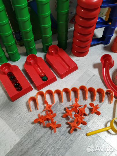 Разные конструкторы для малышей