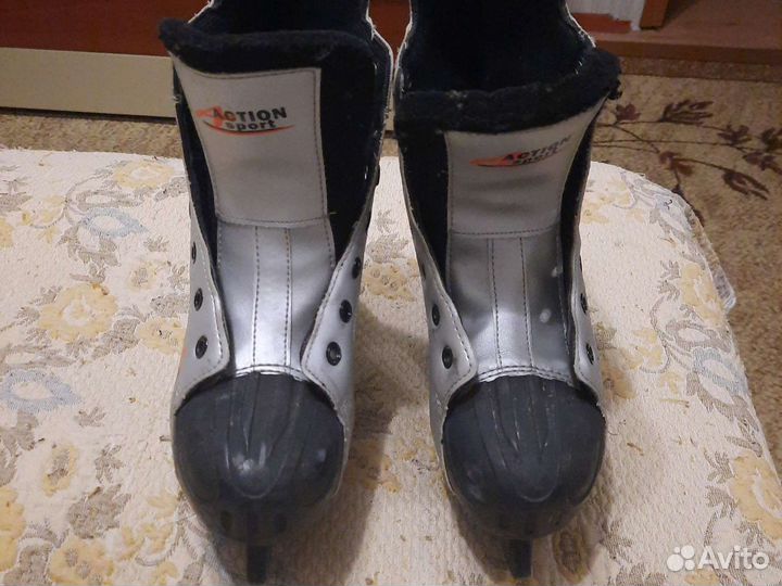 Коньки хоккейные