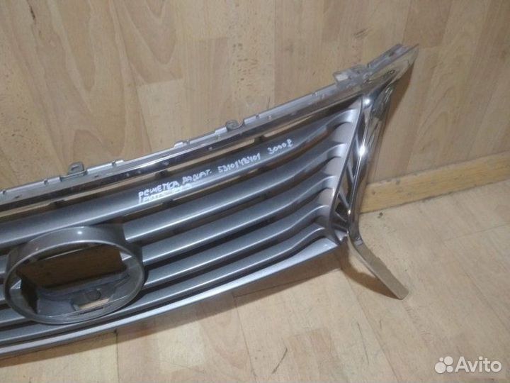 Решетка радиатора Lexus Rx3