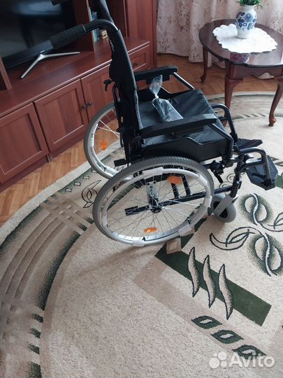 Инвалидная коляска новая