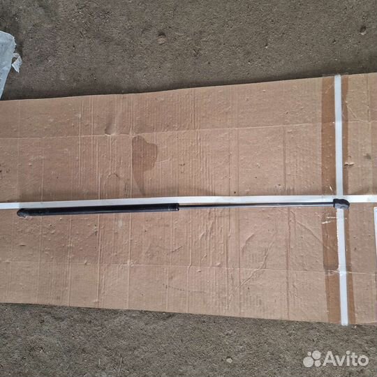 Амортизатор газовый упор капота Audi A6 C6