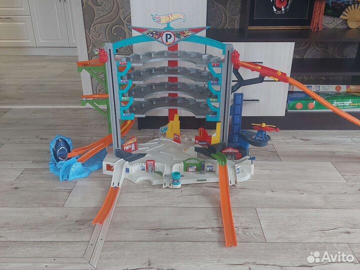 Автомобильный гараж