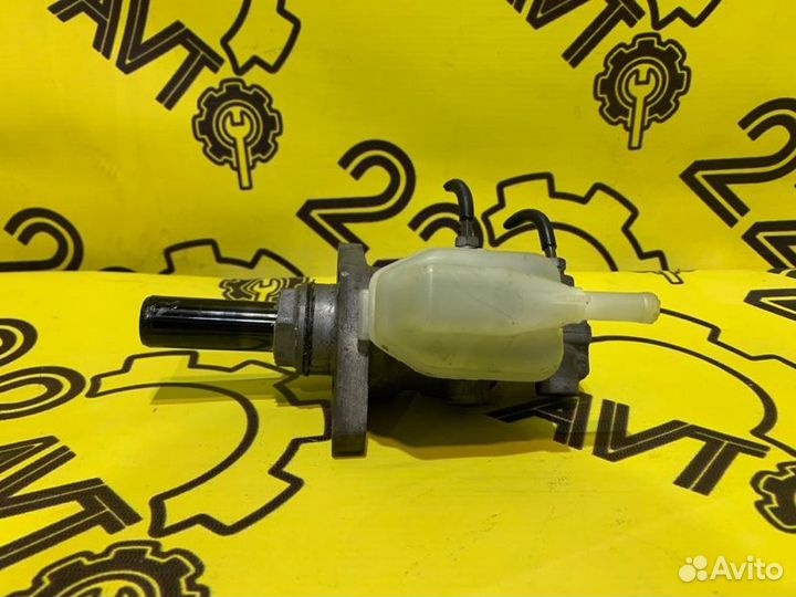 Главный тормозной цилиндр Toyota Harrier GSU30