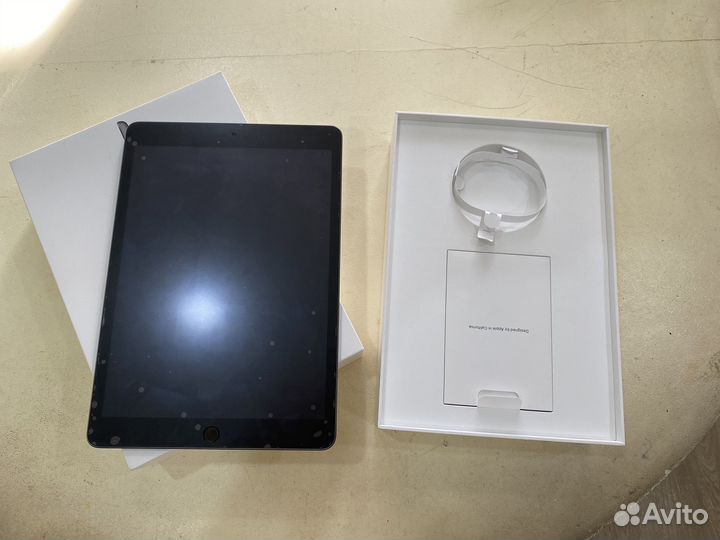 iPad 7 2019 на запчасти (сломан только процессор)