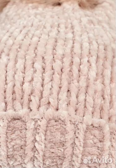 Продаю новые шапку и варежки Acoola