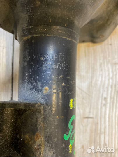 Стойка передняя правая Mitsubishi Outlander