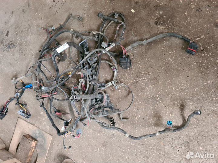 Проводка подкапотная Renault Fluence седан M4R