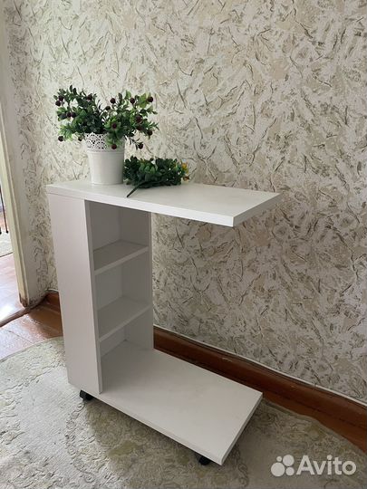 Столик прикроватный