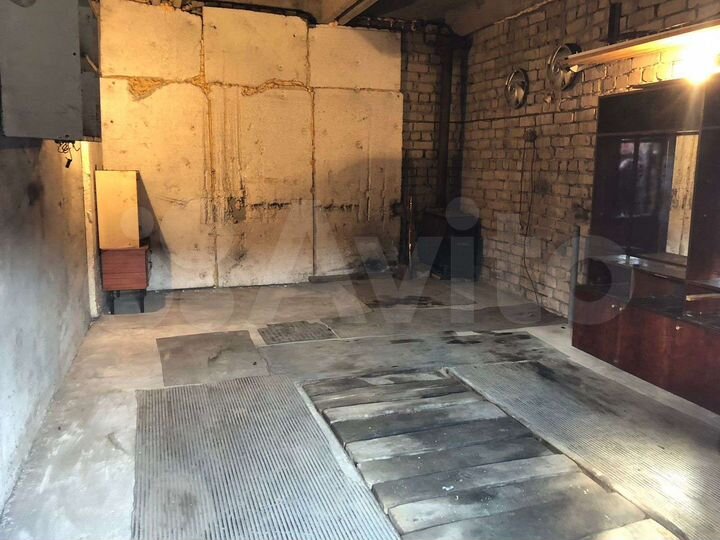 Гараж, > 30 м²