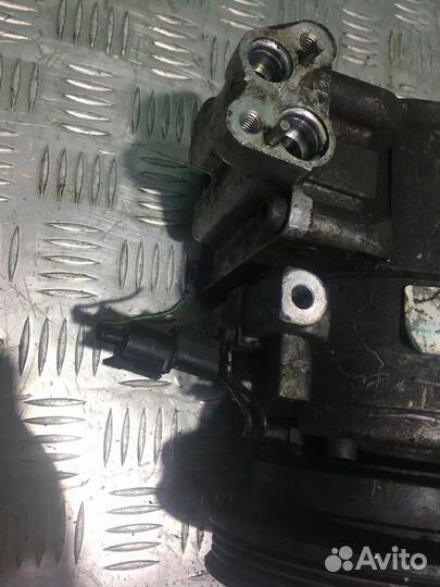 Компрессор кондиционера Hyundai Sonata 3